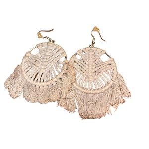 Gray macrame earring